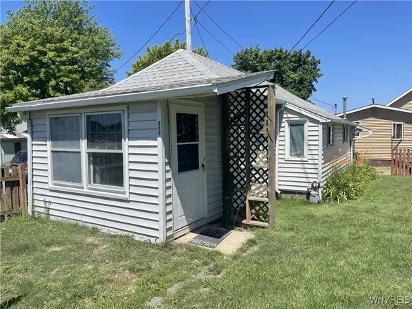 $369,500 | 5843 Ontario Street, Newfane, NY 14126