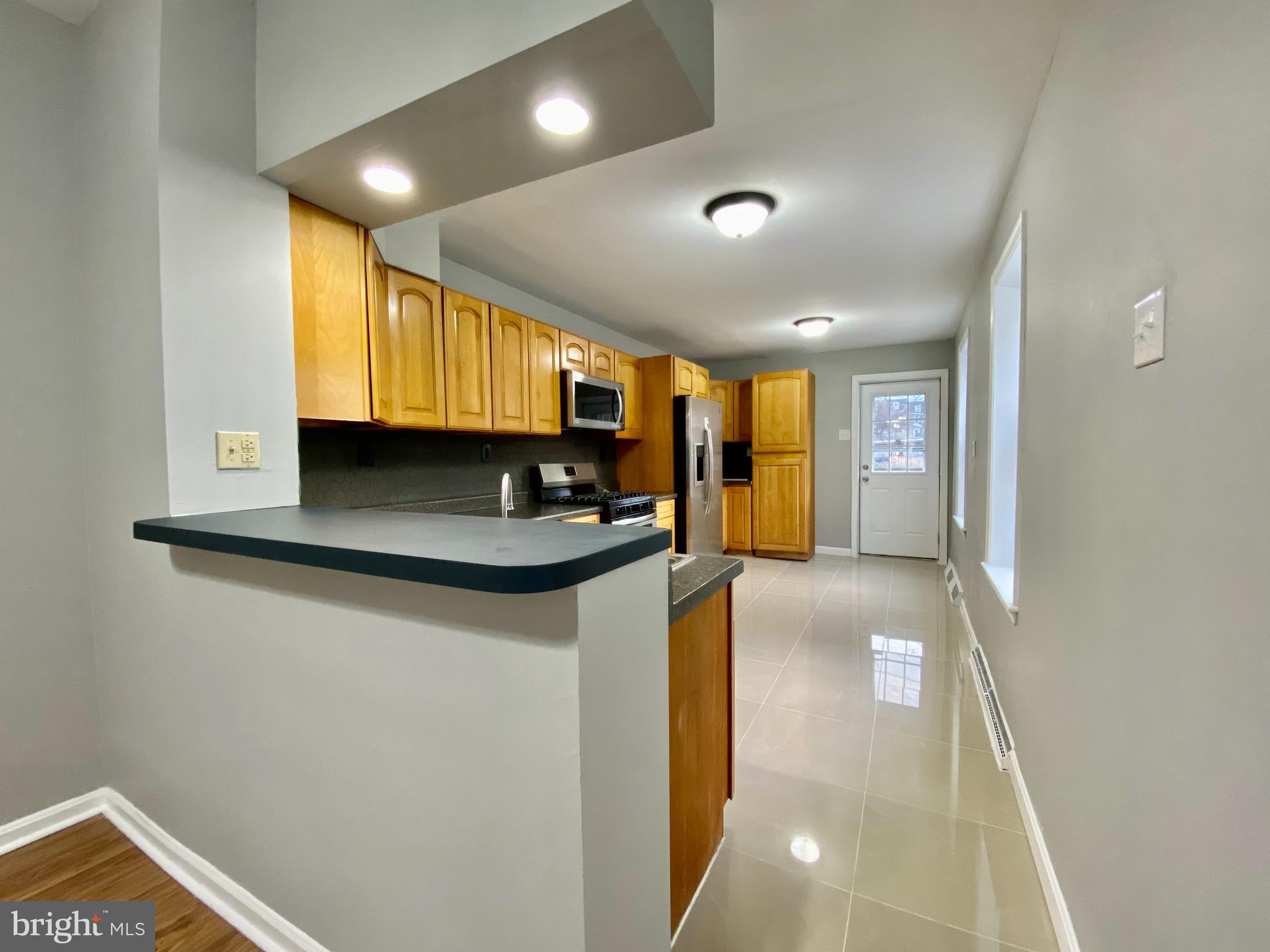 1140 Spring Street Reading, PA 19604 - Photo 12 of 32 Gallery Image 12