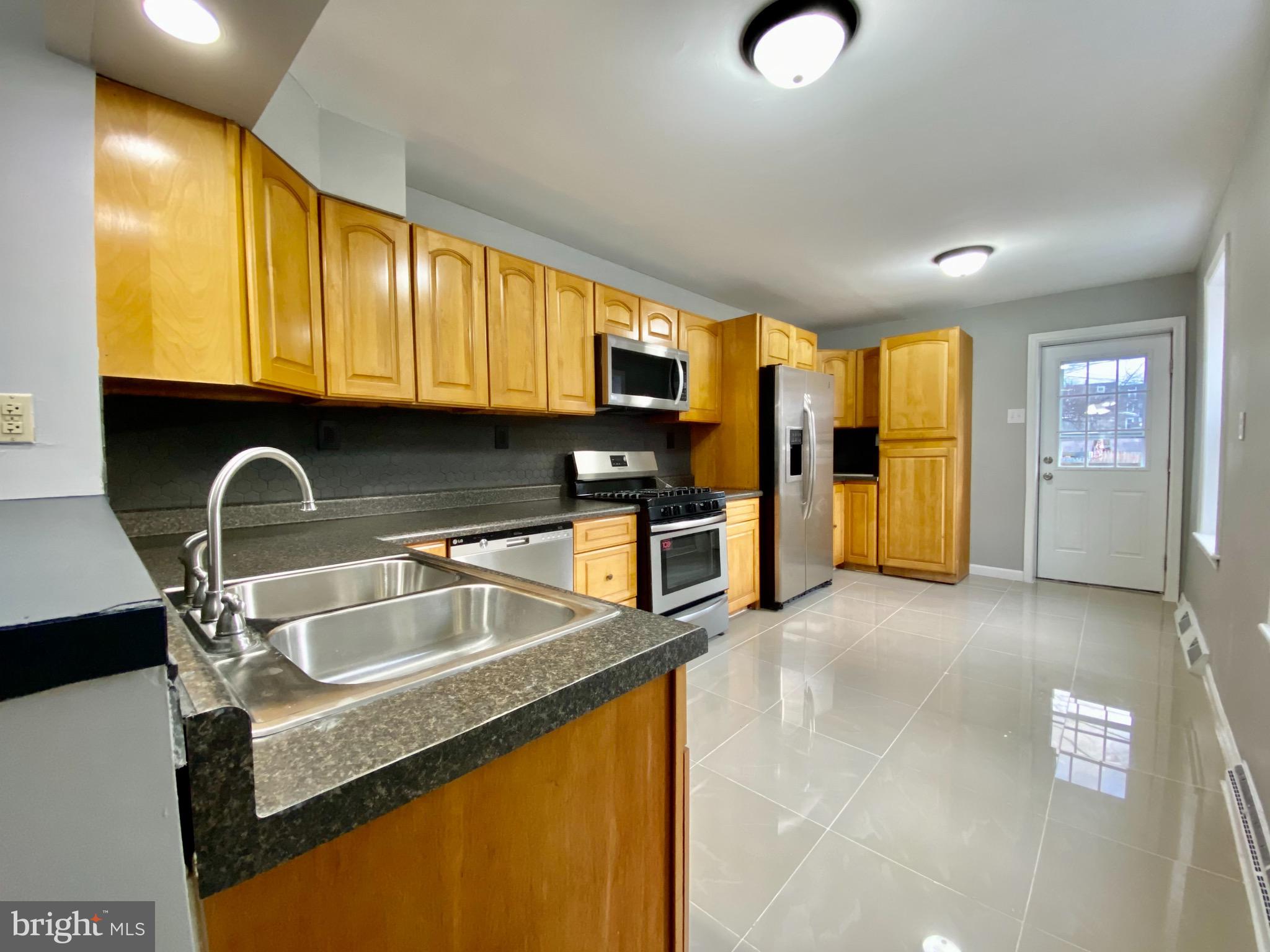 1140 Spring Street Reading, PA 19604 - Photo 13 of 32 Gallery Image 13