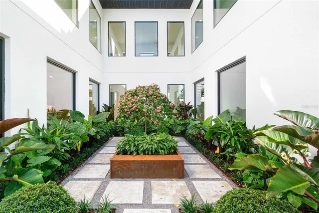 $2,799,000 | 2177 Sunnyside Place, Sarasota, FL 34239