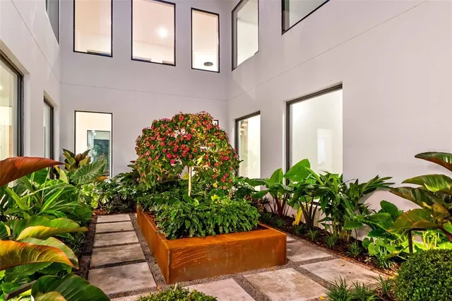 $2,799,000 | 2177 Sunnyside Place, Sarasota, FL 34239