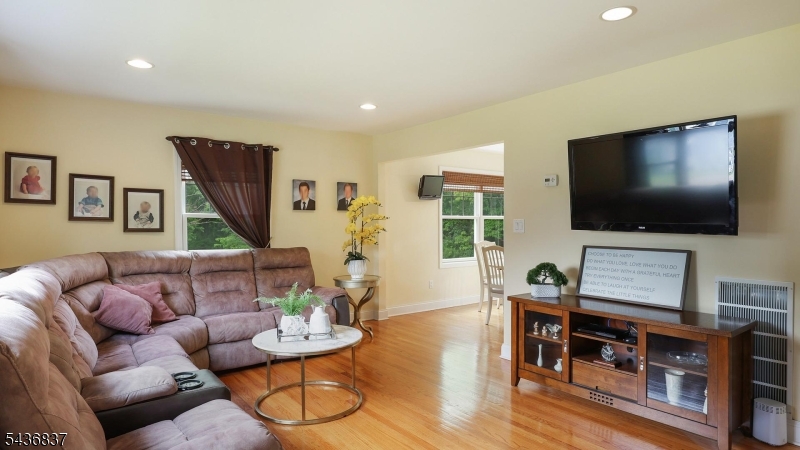 5 Maple Drive Warren, NJ 07059 - Photo 5 of 35