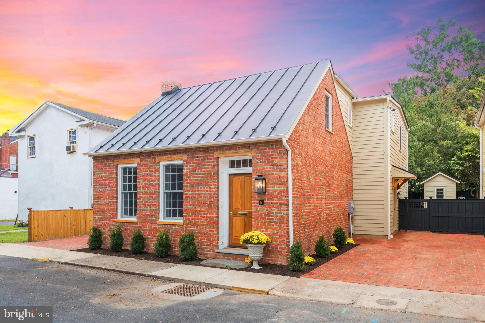 16 Liberty Street Southwest Leesburg, VA 20175 - Photo 2 of 58