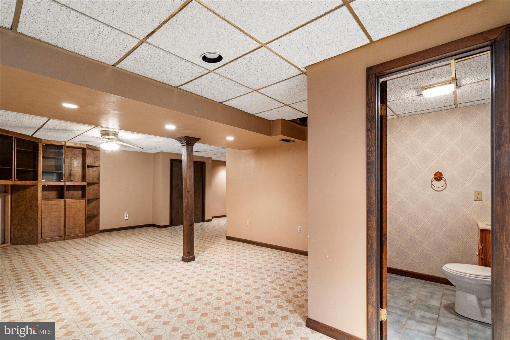 4003 Jacinth Way Baltimore, MD 21236 - Photo 36 of 43 a view of a hallway with a room