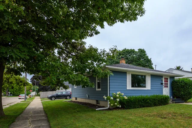 $245,000 | 5601 44th Avenue, Kenosha, WI 53144