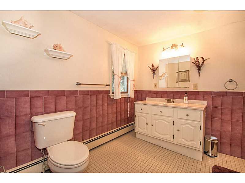 95 Wilbur Road Lincoln, RI 02865 - Photo 12 of 24 Bathroom.