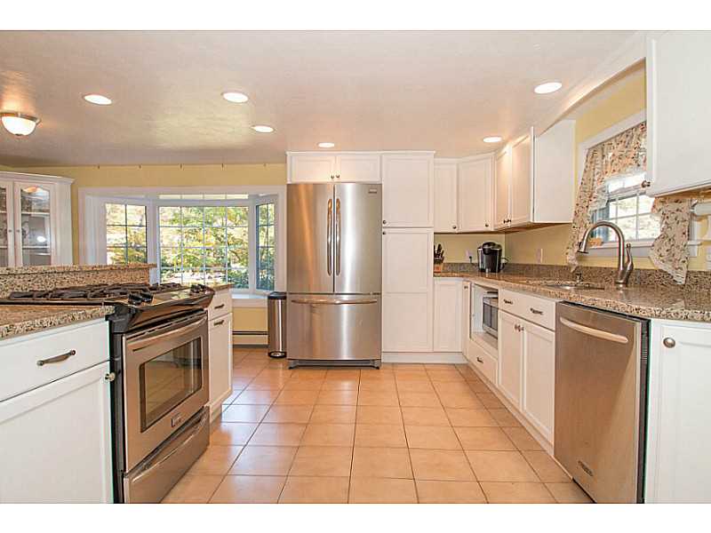 95 Wilbur Road Lincoln, RI 02865 - Photo 7 of 24 Kitchen.