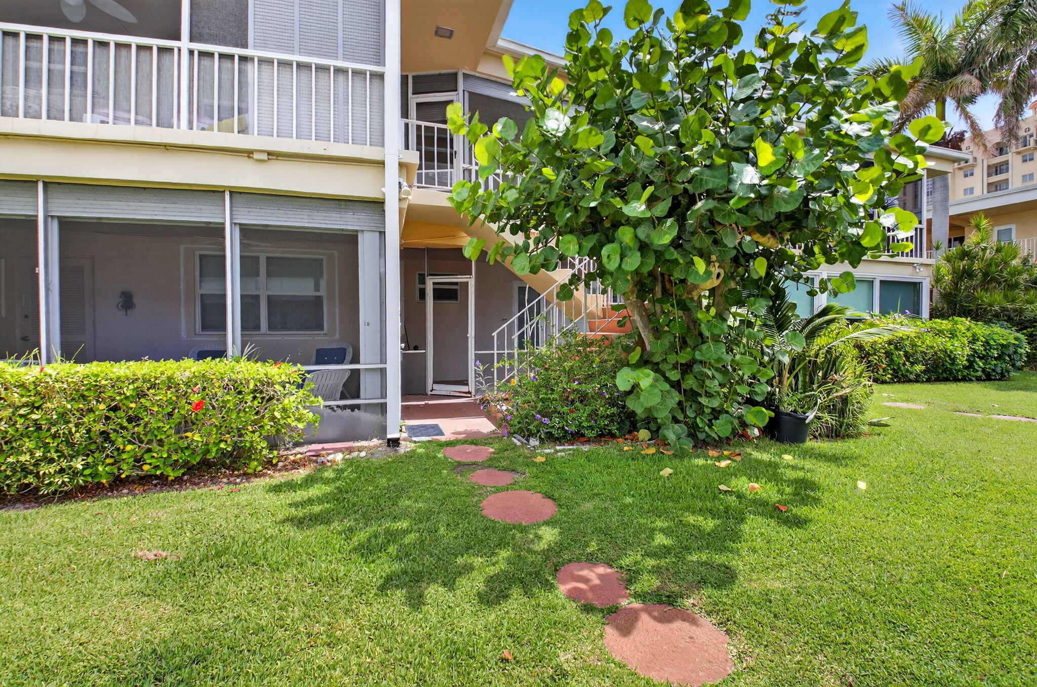 930 Osceola Drive, Unit 8 Boca Raton, FL 33432 - Photo 21 of 33 Charming Boutique Building