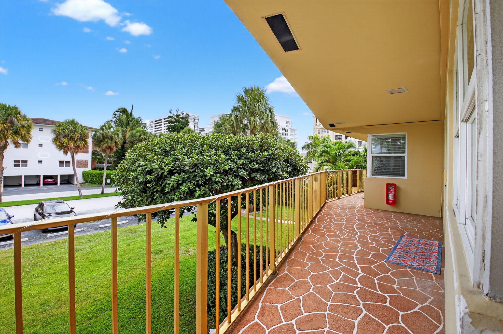 930 Osceola Drive, Unit 8 Boca Raton, FL 33432 - Photo 31 of 33 Roomy Catwalk