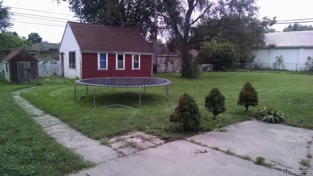 31040 Hayes Road Fraser, MI 48026 - Photo 13 of 19 IMG_20140911_141039466.jpg