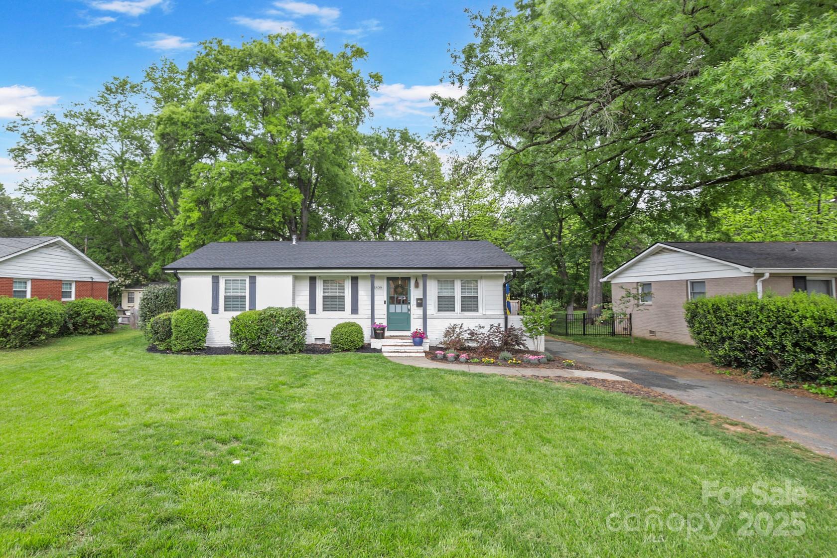 3809 Topsfield Road Charlotte, NC 28211 - Photo 1 of 36 Gallery Image 1