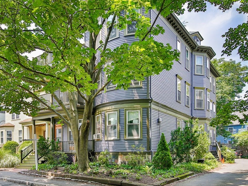 33 Stanton Road, Unit 2 Brookline, MA 02445 - Photo 19 of 19