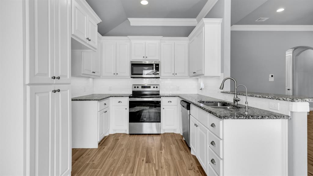 924 East 5th Street Springtown, TX 76082 - Photo 14 of 36