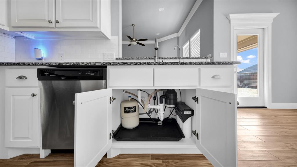 924 East 5th Street Springtown, TX 76082 - Photo 17 of 36