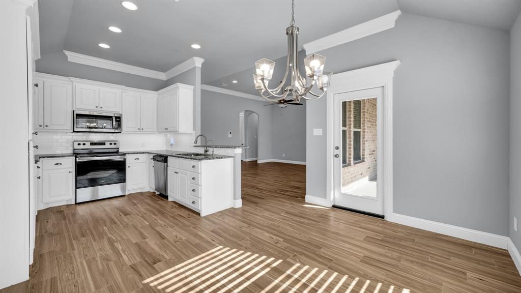 924 East 5th Street Springtown, TX 76082 - Photo 18 of 36