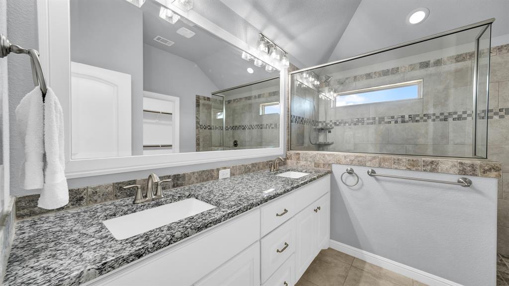 924 East 5th Street Springtown, TX 76082 - Photo 23 of 36