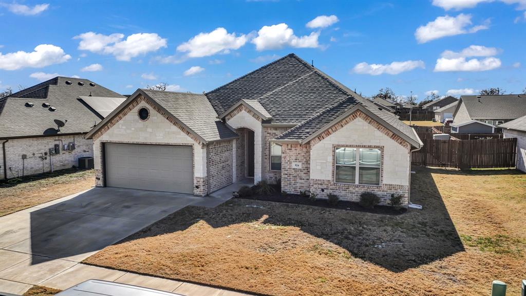 924 East 5th Street Springtown, TX 76082 - Photo 3 of 36