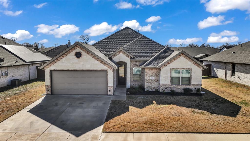 924 East 5th Street Springtown, TX 76082 - Photo 4 of 36