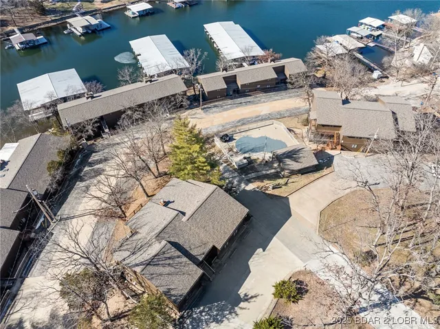 $299,900 | 7 Lone Timber, Unit 1B, Four Seasons, MO 65049