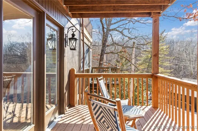 $299,900 | 7 Lone Timber, Unit 1B, Four Seasons, MO 65049