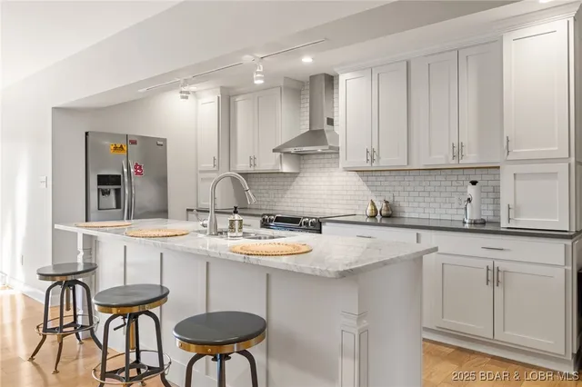 $299,900 | 7 Lone Timber, Unit 1B, Four Seasons, MO 65049