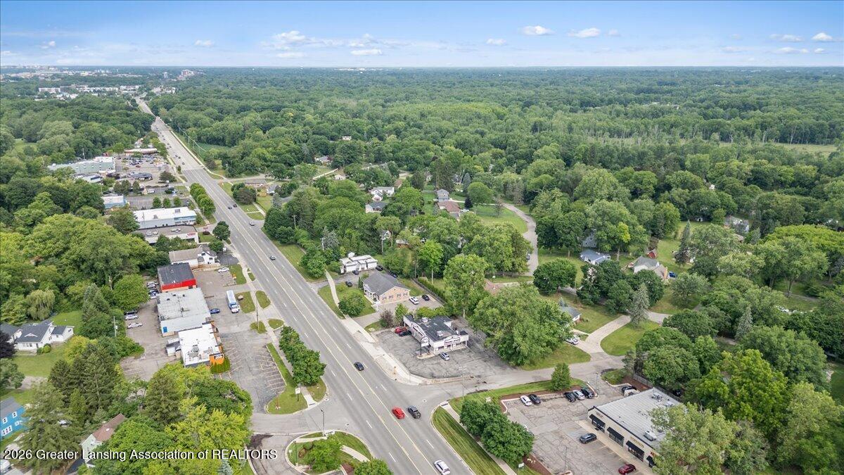 2176 Iroquois Road Okemos, MI 48864 - Photo 42 of 43 05-Media Jett - 04