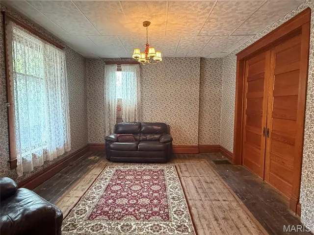 $54,000 | 427 North 7th Street, Hannibal, MO 63401