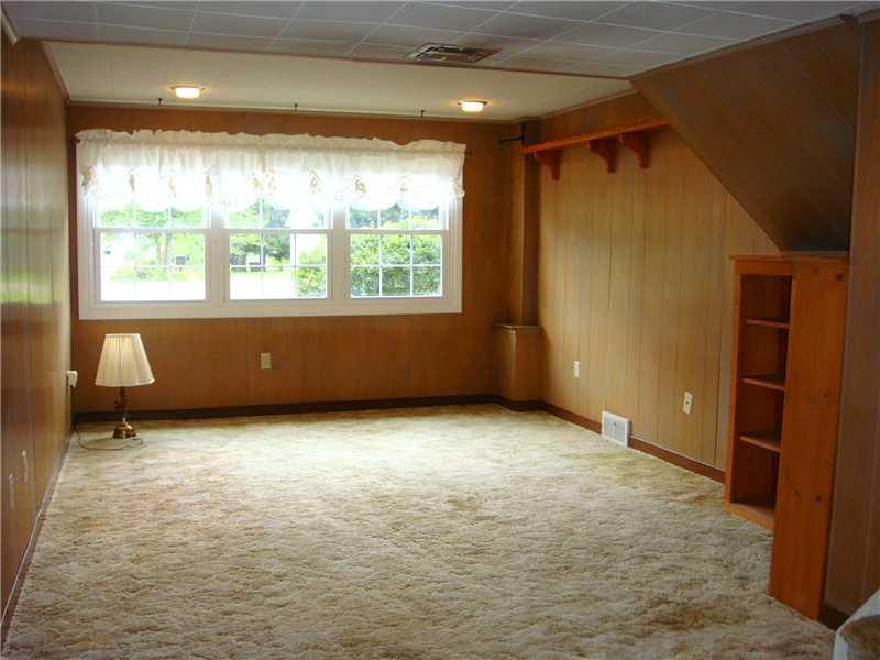 879 Clarksville Road Hermitage, PA 16148 - Photo 11 of 20 Family Room.