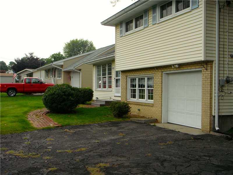 879 Clarksville Road Hermitage, PA 16148 - Photo 15 of 20 Exterior Front.