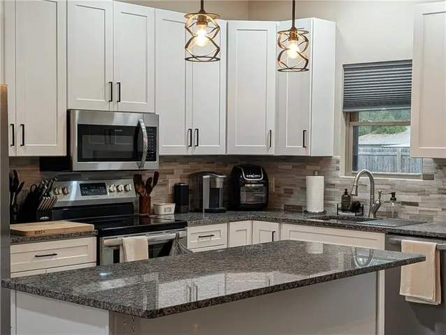 $282,000 | 1931 East 6th Street, Sedalia, MO 65301