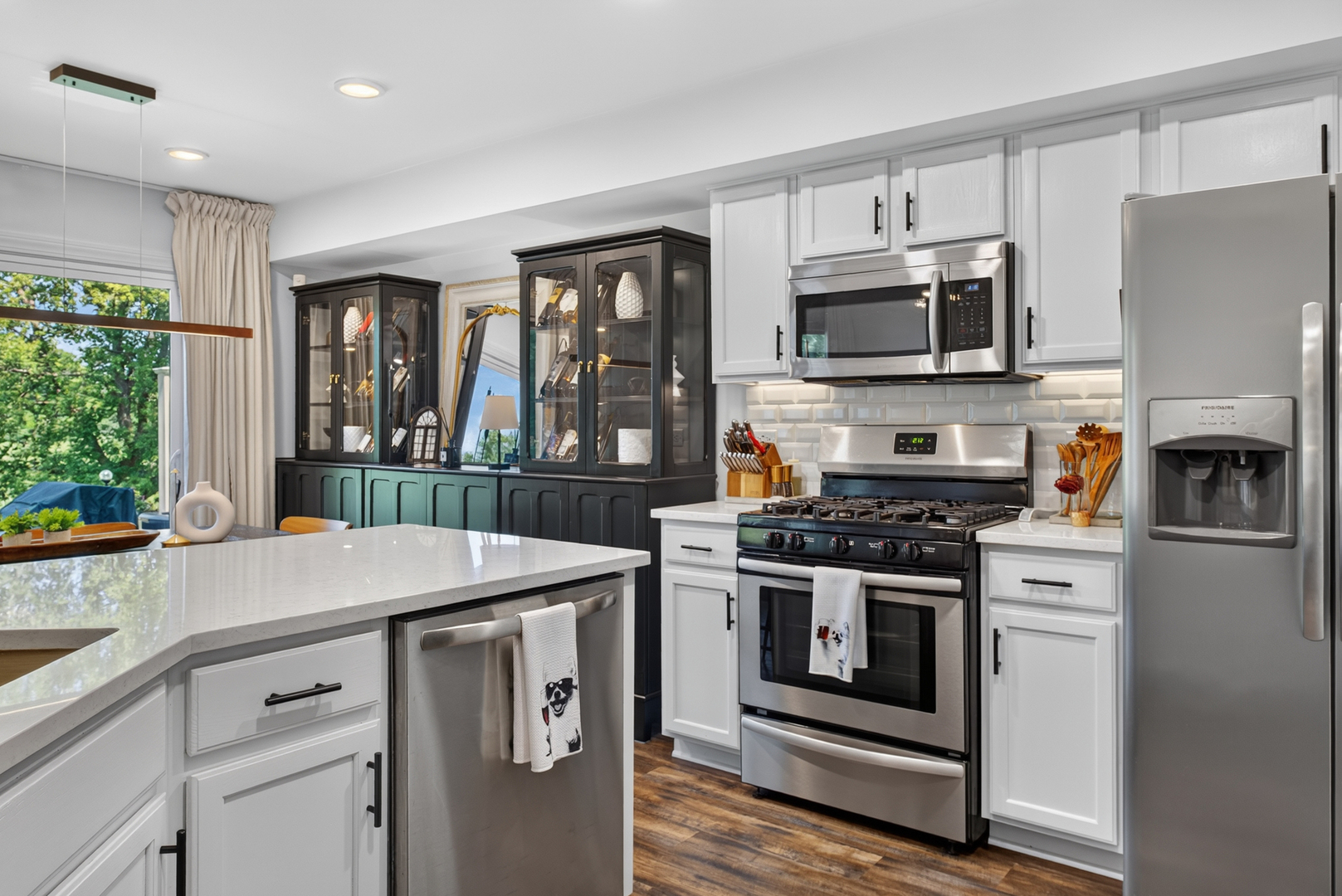 405 Locksley Drive Streamwood, IL 60107 - Photo 9 of 30