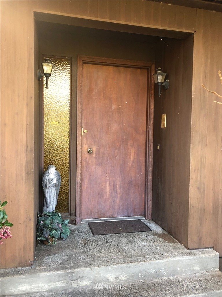 311 Seneca Place Northwest Renton, WA 98057 - Photo 1 of 10 Gallery Image 1