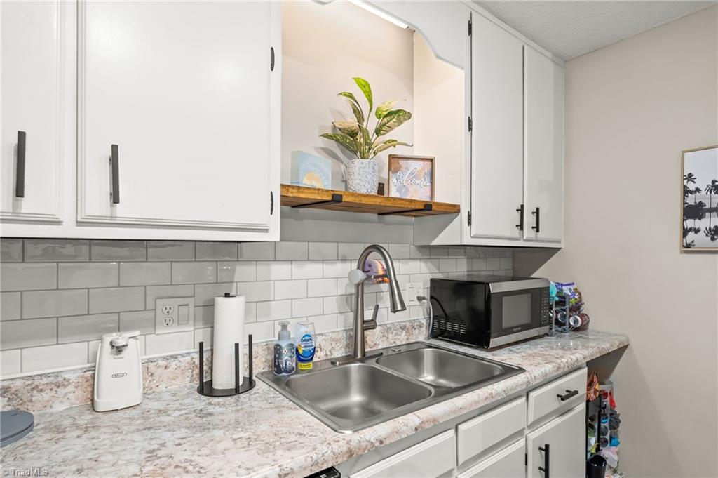 5737 Bramblegate Road, Unit F Greensboro, NC 27409 - Photo 11 of 35 Gallery Image 11