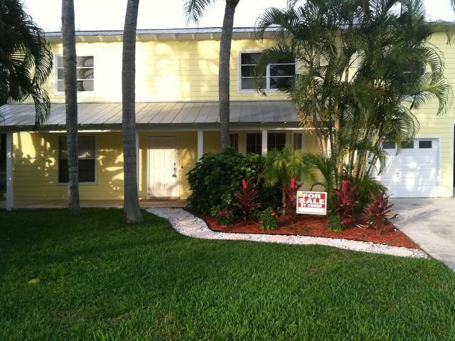 401 Chevron Circle Jupiter, FL 33458 - Photo 1 of 22 House Front