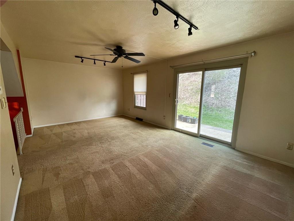 7430 Lighthouse Point Pittsburgh, PA 15221 - Photo 3 of 9 Gallery Image 3