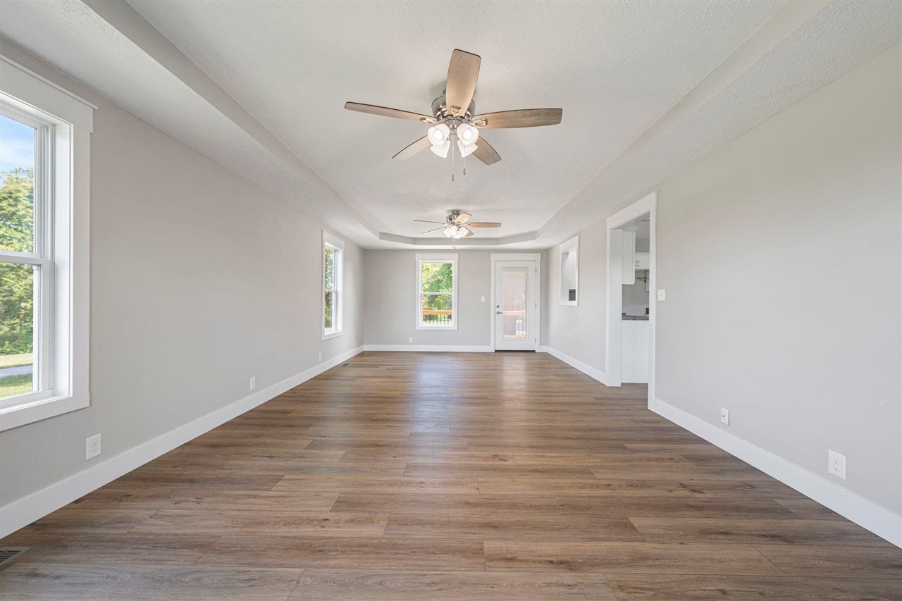 1457 Sunfish Bee Spring Road Bee Spring, KY 42207 - Photo 9 of 25 Gallery Image 9