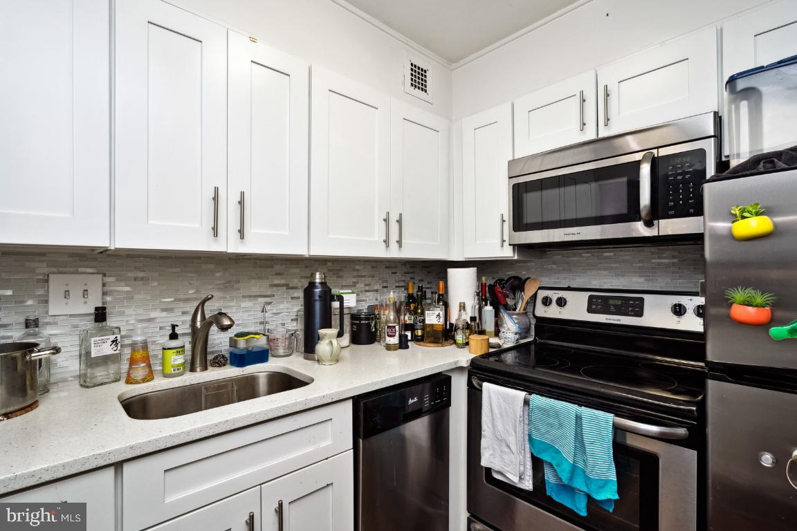 224 West Rittenhouse Square, Unit 218 Philadelphia, PA 19103 - Photo 5 of 18