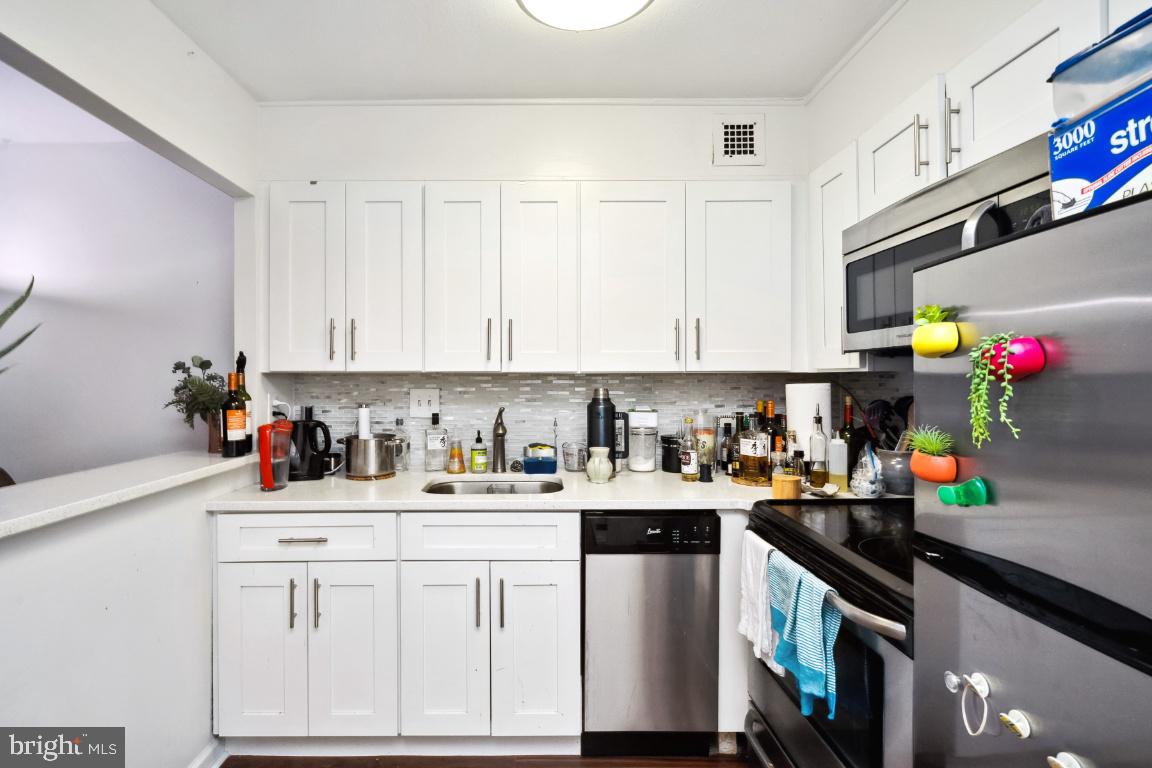 224 West Rittenhouse Square, Unit 218 Philadelphia, PA 19103 - Photo 6 of 18