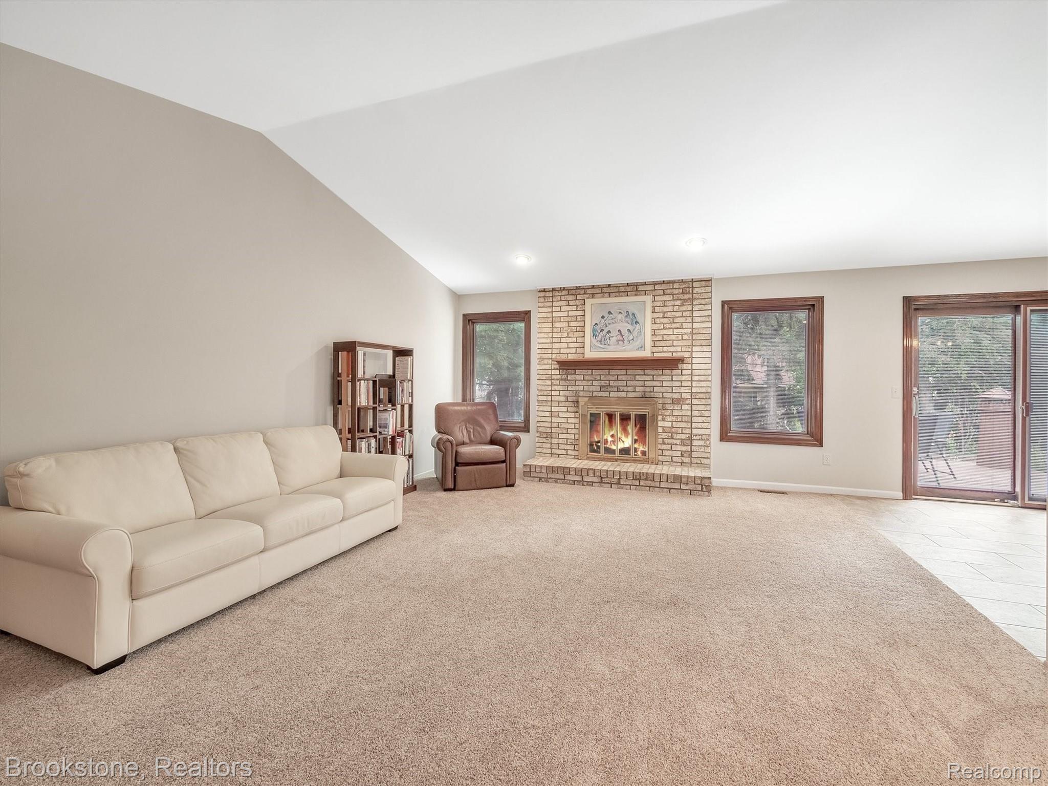 2093 Warrington Road Rochester, MI 48307 - Photo 5 of 39 08-2093 Warrington Rd-Windowstill Real Estate Photography-8.jpg