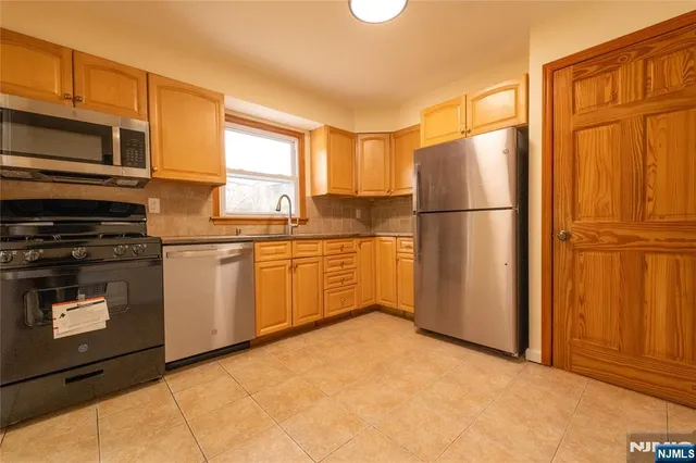 $4,800 | 10 Eastbrook Drive, River Edge, NJ 07661