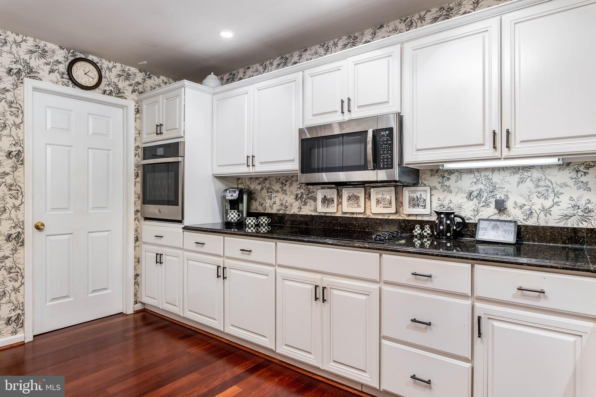 302 Heritage Place Devon, PA 19333 - Photo 11 of 40