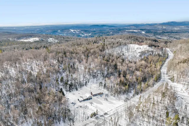 $399,000 | 1422 Cabot Road, Woodbury, VT 05681