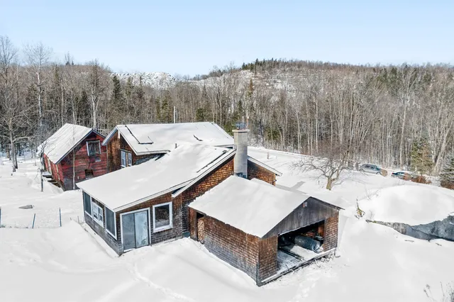 $399,000 | 1422 Cabot Road, Woodbury, VT 05681