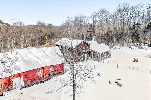 $399,000 | 1422 Cabot Road, Woodbury, VT 05681