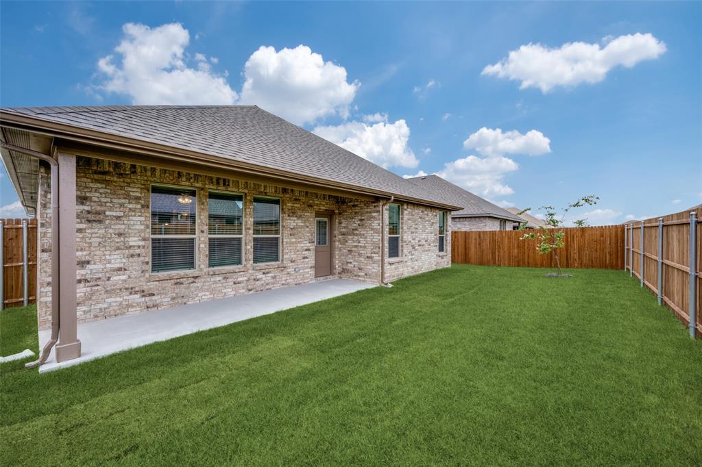 5231 Meadow Lane Krum, TX 76249 - Photo 14 of 17 Back house
