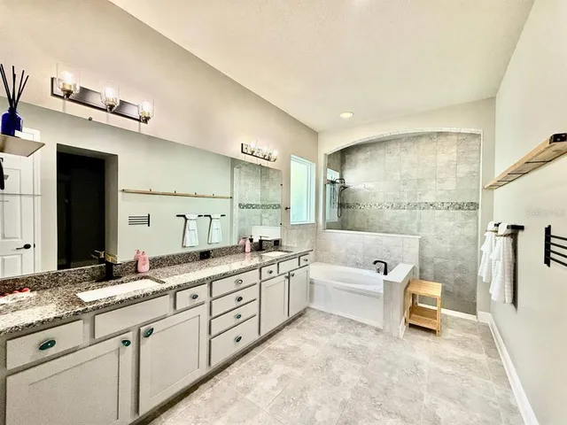 $3,000 | 6414 Salt Creek Avenue, Apollo Beach, FL 33572