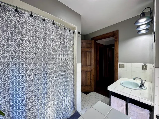 $279,000 | 419 West Neshannock Avenue, New Wilmington, PA 16142