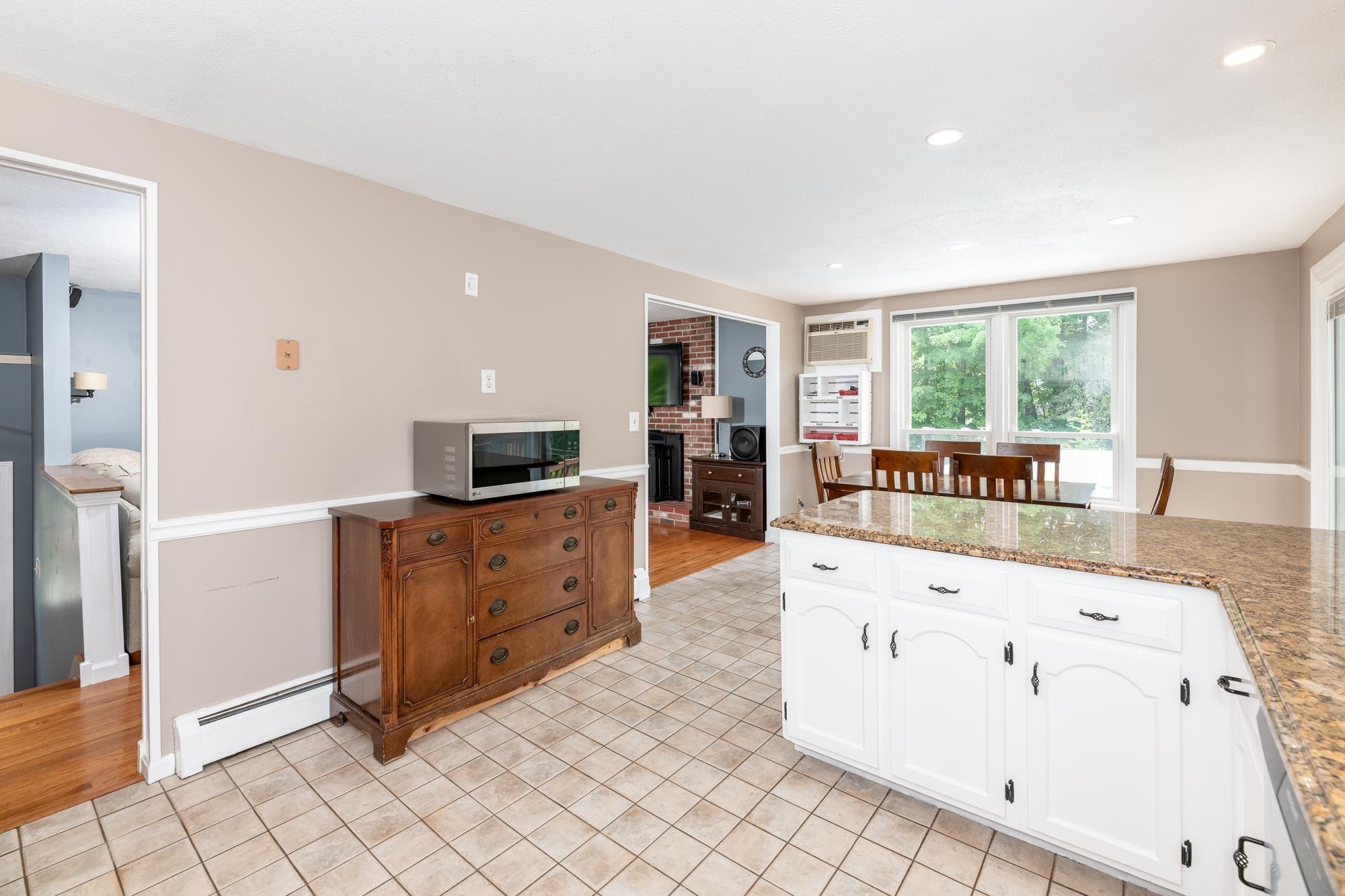 23 Twist Hill Road Dunbarton, NH 03046 - Photo 5 of 39 Gallery Image 5