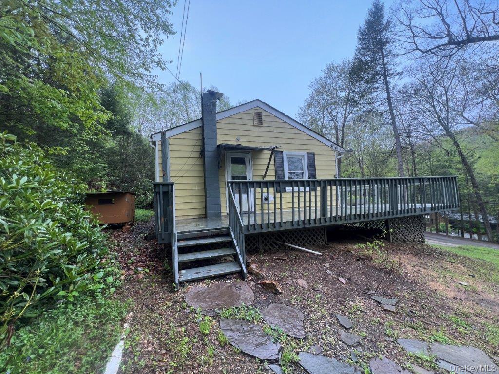 303 Buttermilk Falls Road Warwick, NY 10990 - Photo 3 of 20