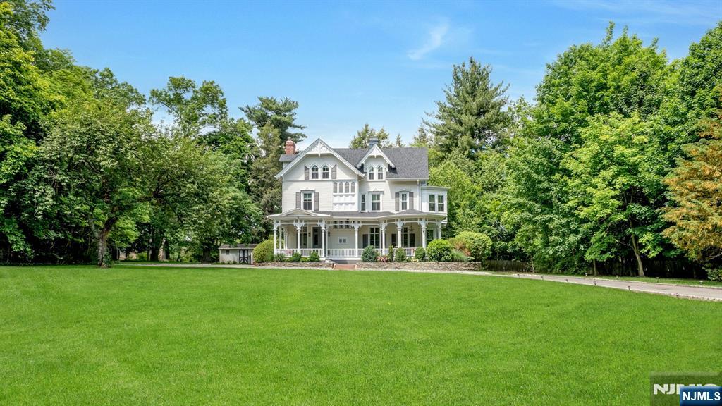 42 Llewellyn Road Montclair, NJ 07042 - Photo 3 of 49